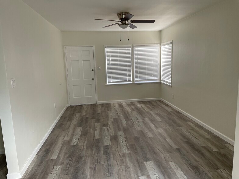 Building Photo - 4257 N Bellflower Blvd
