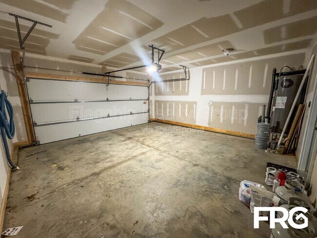 Building Photo - 208 Coffman Dr