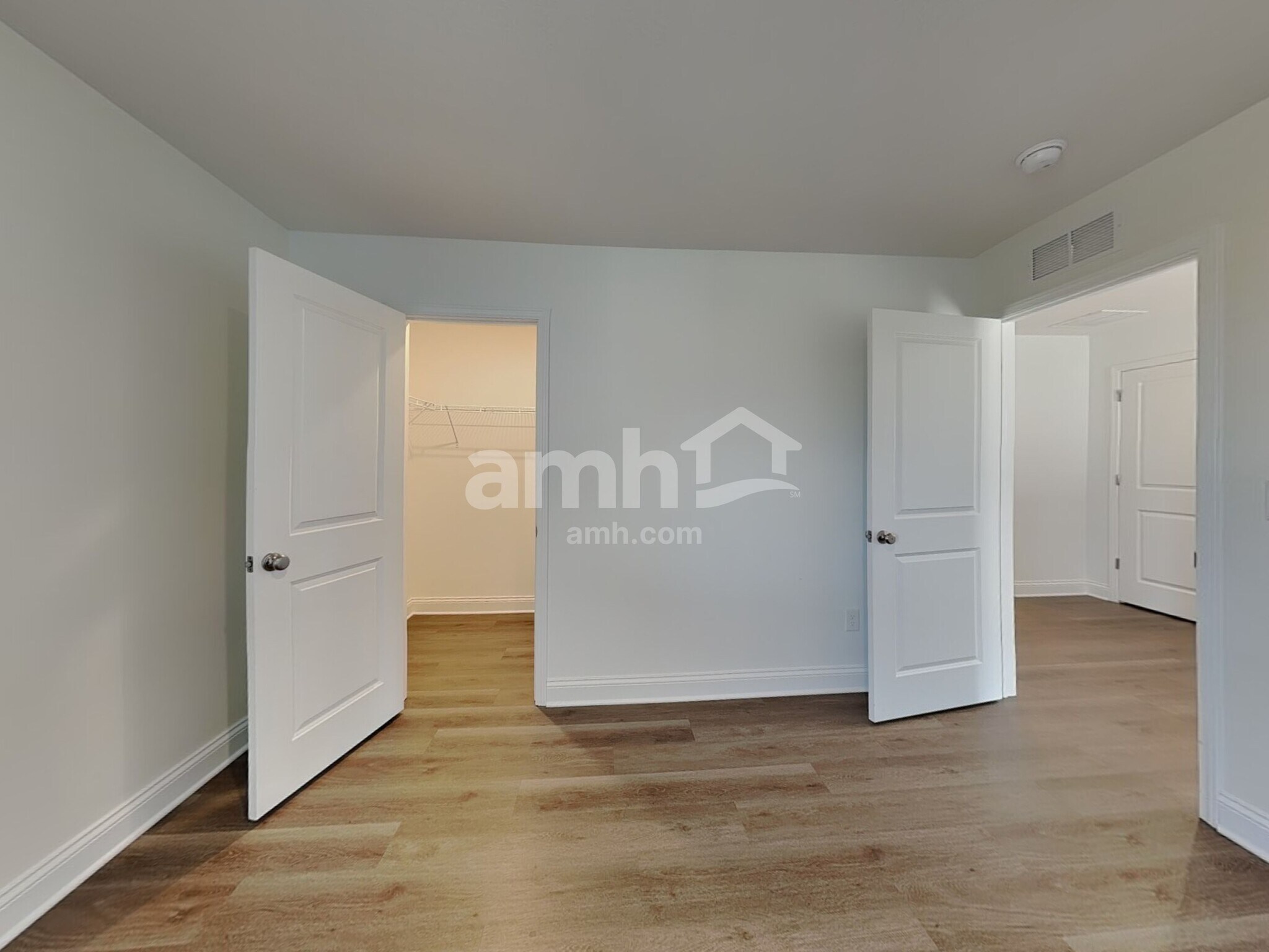 Building Photo - 9016 Henley Ave