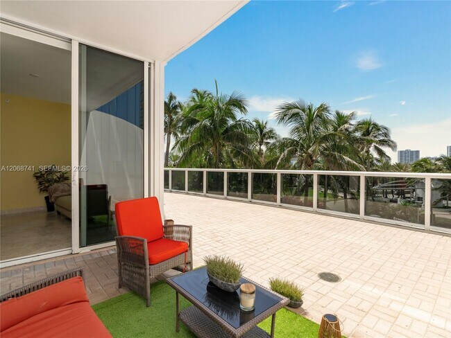 Building Photo - 18101 Collins Ave