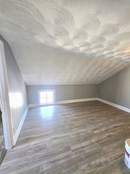 Building Photo - 36 Hilton St