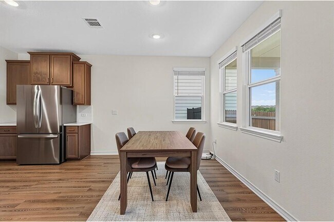 Building Photo - 2911 St Regis Dr