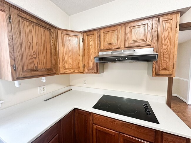 Building Photo - Beautiful Waterfront 4-Bedroom Home in Pirates Cove!