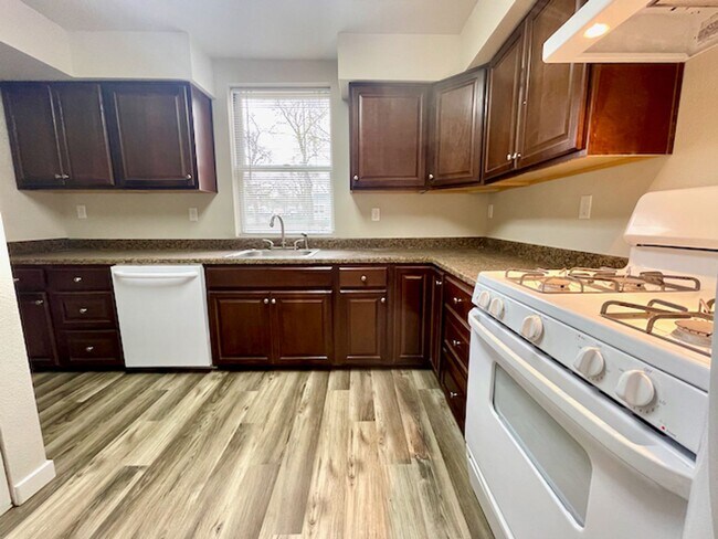 Building Photo - 2101 E Willamette Ave