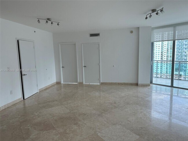 Building Photo - 350 S Miami Ave