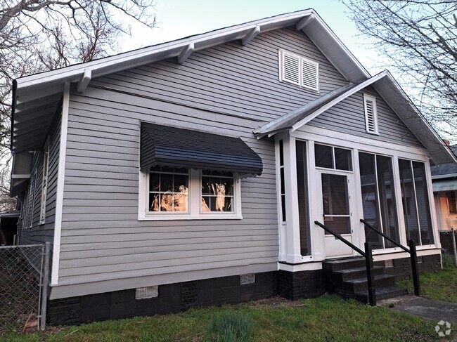 Building Photo - 3548 1st Ave