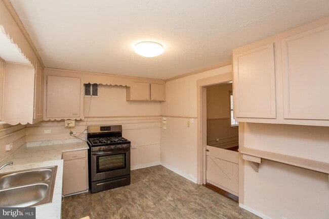 Building Photo - 120 Tabor Rd