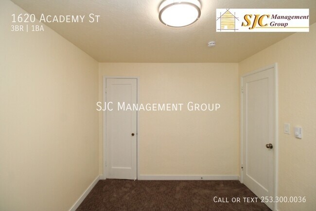 Building Photo - 1620 Academy St