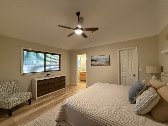 Building Photo - 1574 Kona Dr