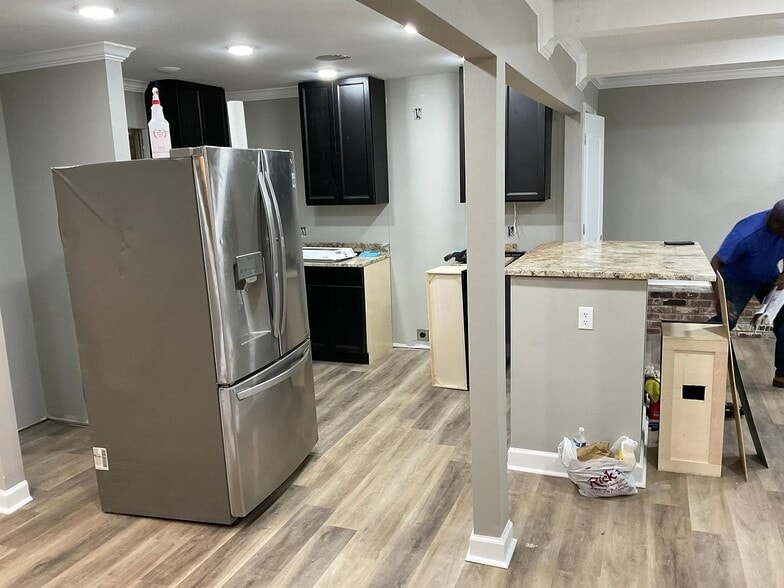 Building Photo - 2209 W 40th Ave