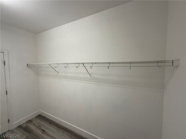 Building Photo - 5568 Jelsma Ave