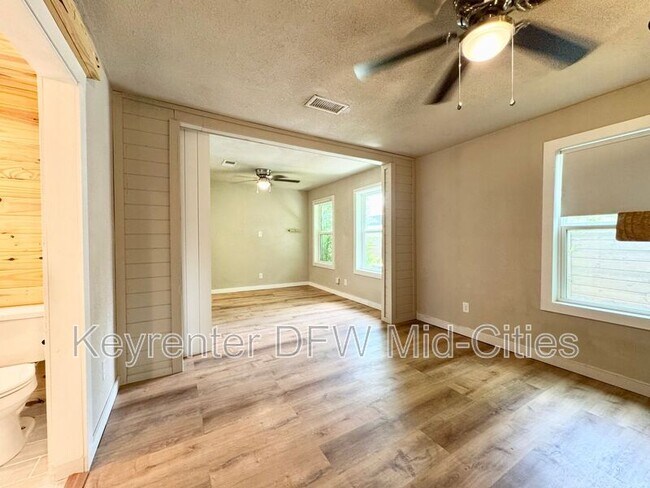 Building Photo - 2703 Downing Ave