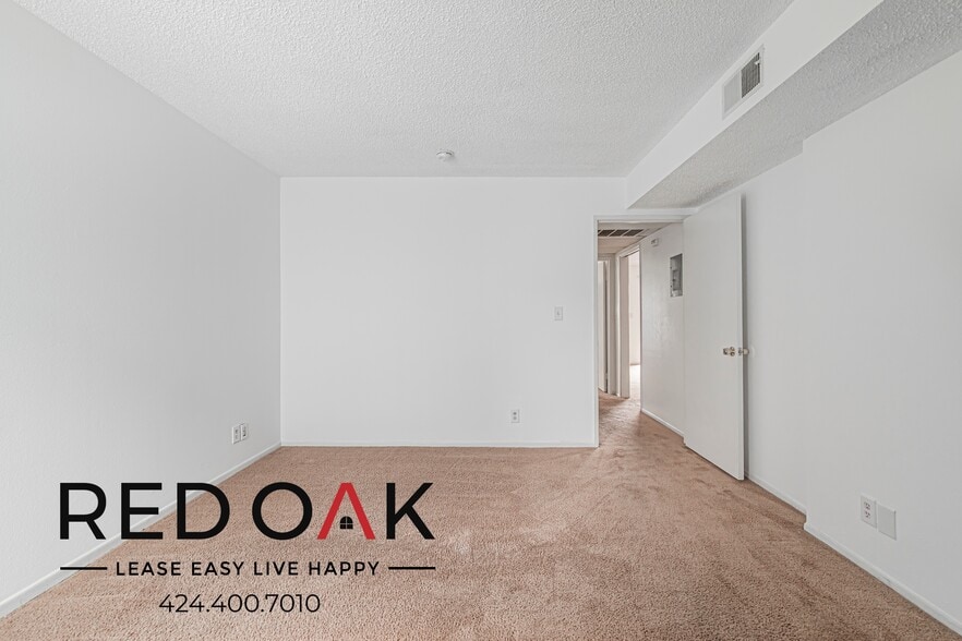 Building Photo - 7025 Vassar Ave