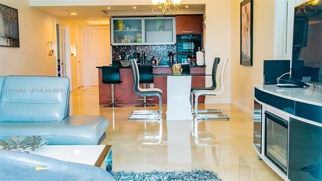 Building Photo - 1830 S Ocean Dr