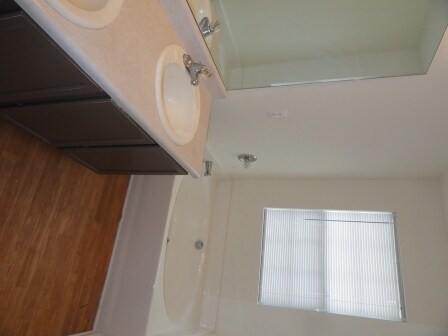 Building Photo - 3-bedroom, 2.5-bathroom Lithonia!