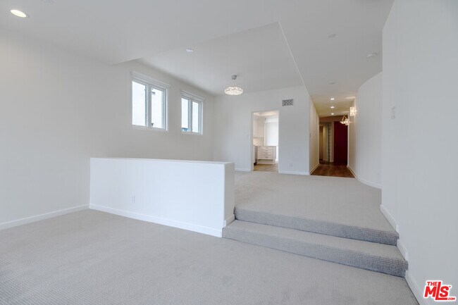 Building Photo - 15425 Antioch St