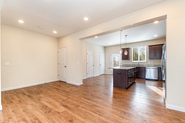 Building Photo - 487 S Arlington Rd