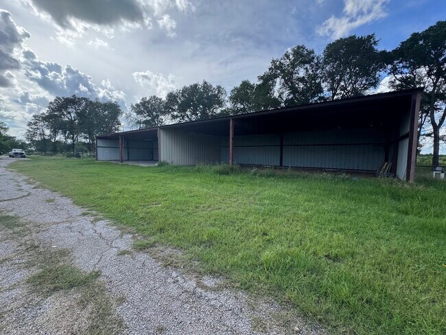 Building Photo - 1417 FM 969