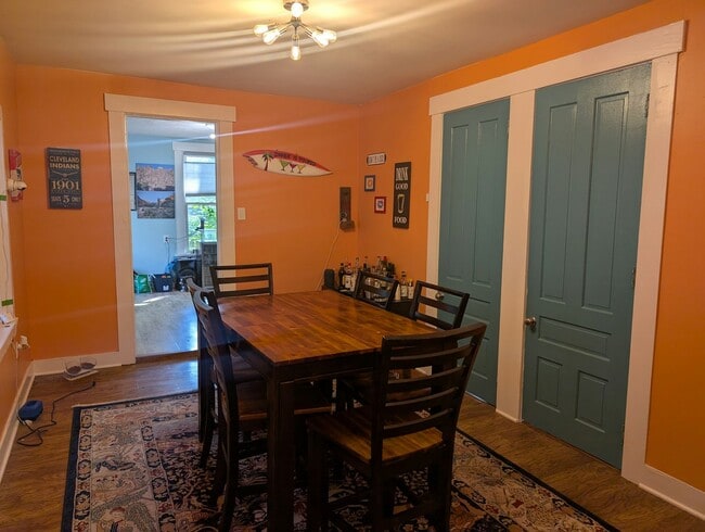 Building Photo - 48 Clover St