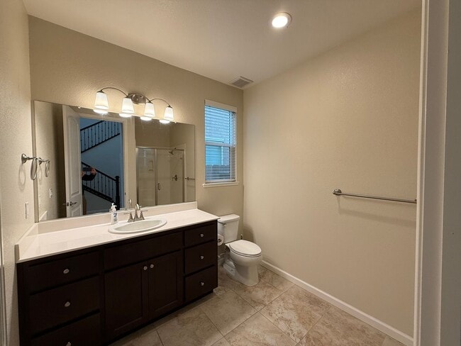 Building Photo - 2021 built two story in Oakdale!