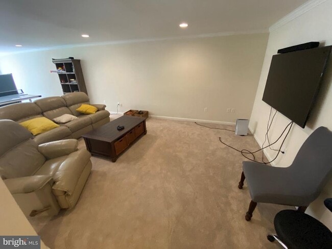 Building Photo - 5430 Ashleigh Rd