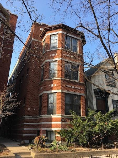 Building Photo - 1032 W Oakdale-2