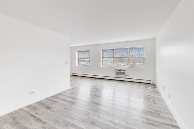 Building Photo - 7250 N Western Ave