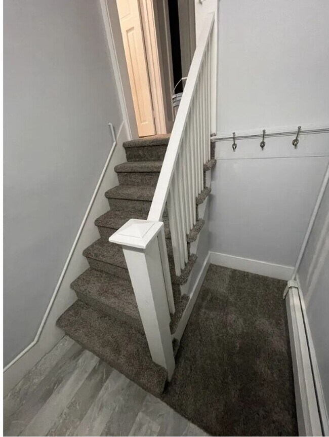 Building Photo - 513 Rodd St