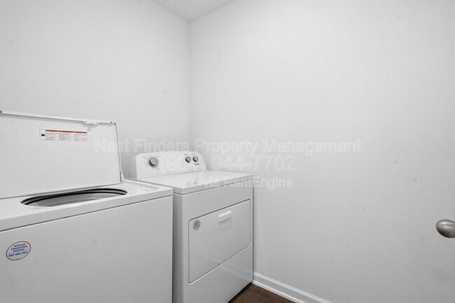 Building Photo - 190 Ardila Cir