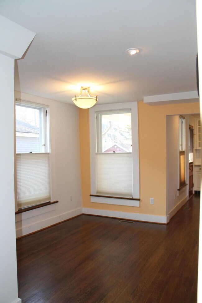 Building Photo - 310 2nd St