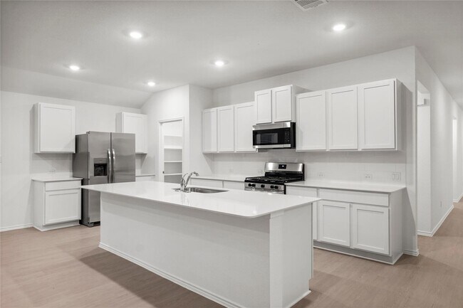 Building Photo - 161 Keefer