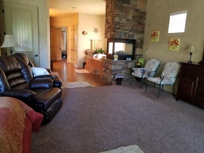 Building Photo - Beautiful Corner Lot! FULLY FURNISHED! Available Now!!