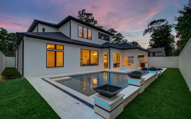 Building Photo - 13034 Memorial Dr