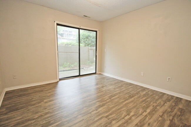 Building Photo - 2 Bedroom, 2 Bath Condo at Village Creek -...