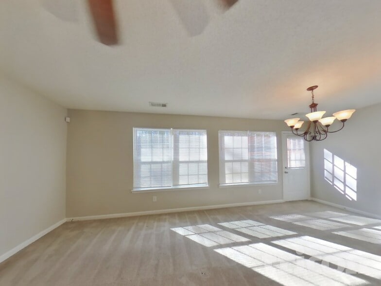 Building Photo - 455 Thistle Cove