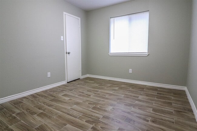 Building Photo - 2706 Orion Dr