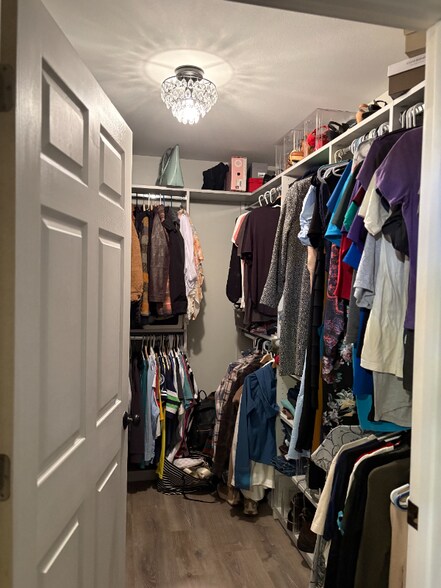 Building Photo - 221 Eldredge Ave SW