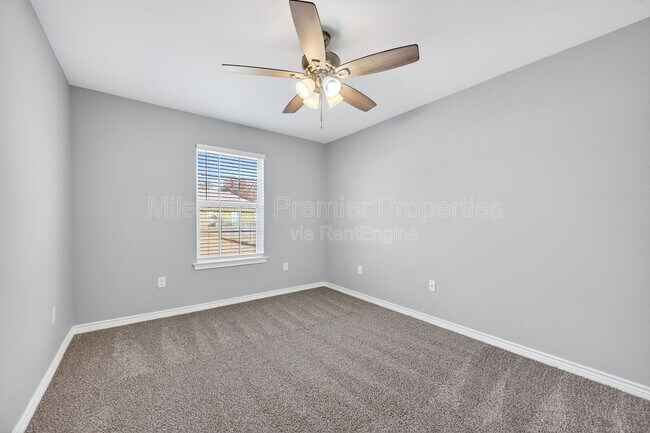 Building Photo - 1021 Rice St