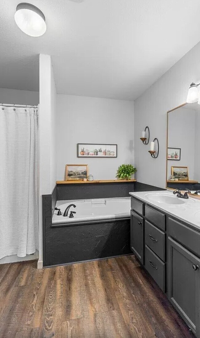 Building Photo - 1405 Prospect Dr