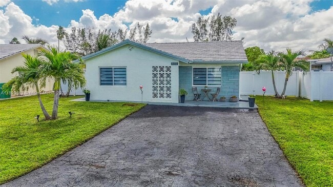 Building Photo - 9212 NW 81st Pl