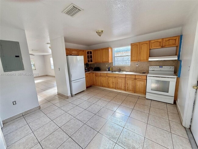 Building Photo - 1325 NW 75th Terrace