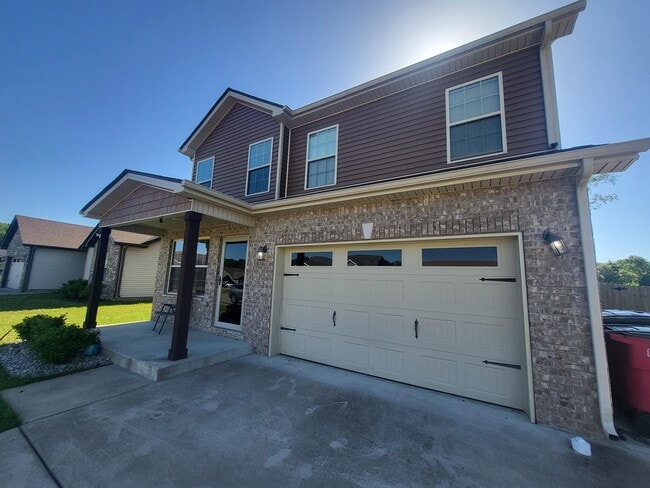 Building Photo - 703 Jim Brown Dr