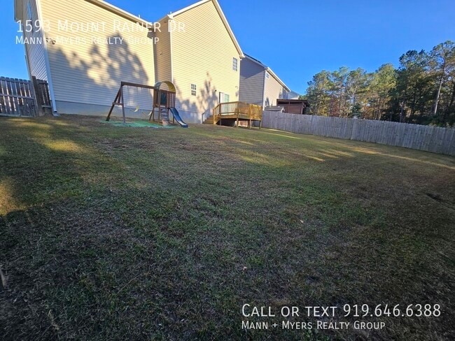 Building Photo - 1593 Mount Rainer Dr