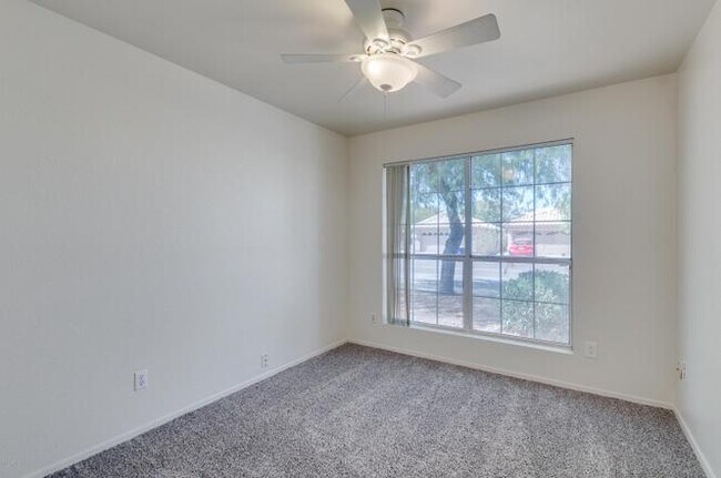 Building Photo - 4565 W Joshua Blvd