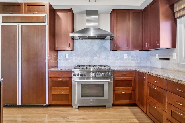 Building Photo - 5940 La Jolla Mesa Dr