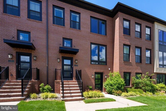 Building Photo - 3 E Hartwick Dr