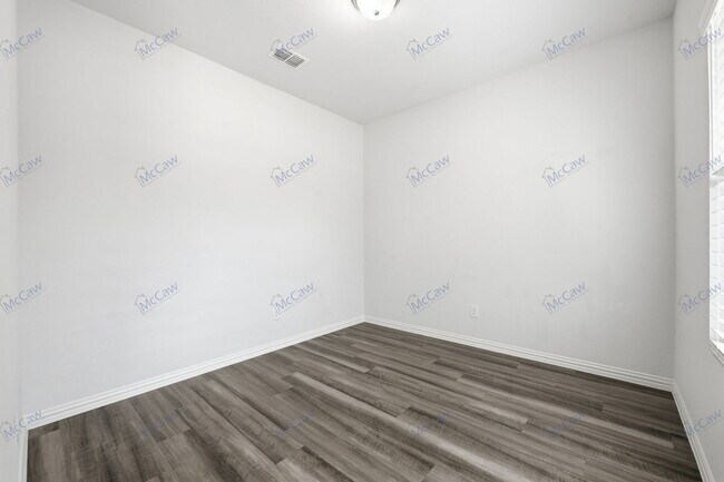 Building Photo - 236 Henly Dr