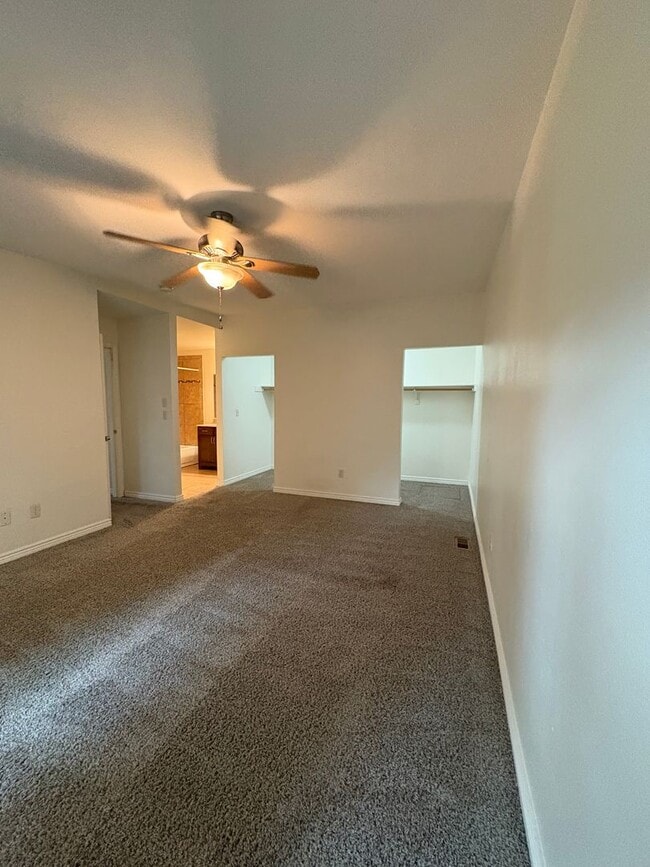 Building Photo - Amazing 1 Level Home in popular Southwest ...