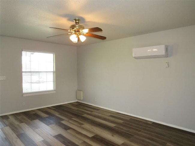 Building Photo - 4657 Bonnie Brae St