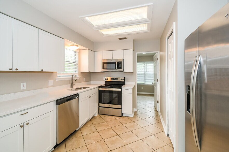 Building Photo - 8389 Argyle Corners Ct